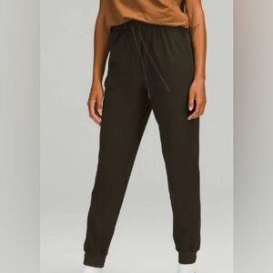 Like New!! lululemon Stretch Hi Rise Jogger Dark Olive Size 6